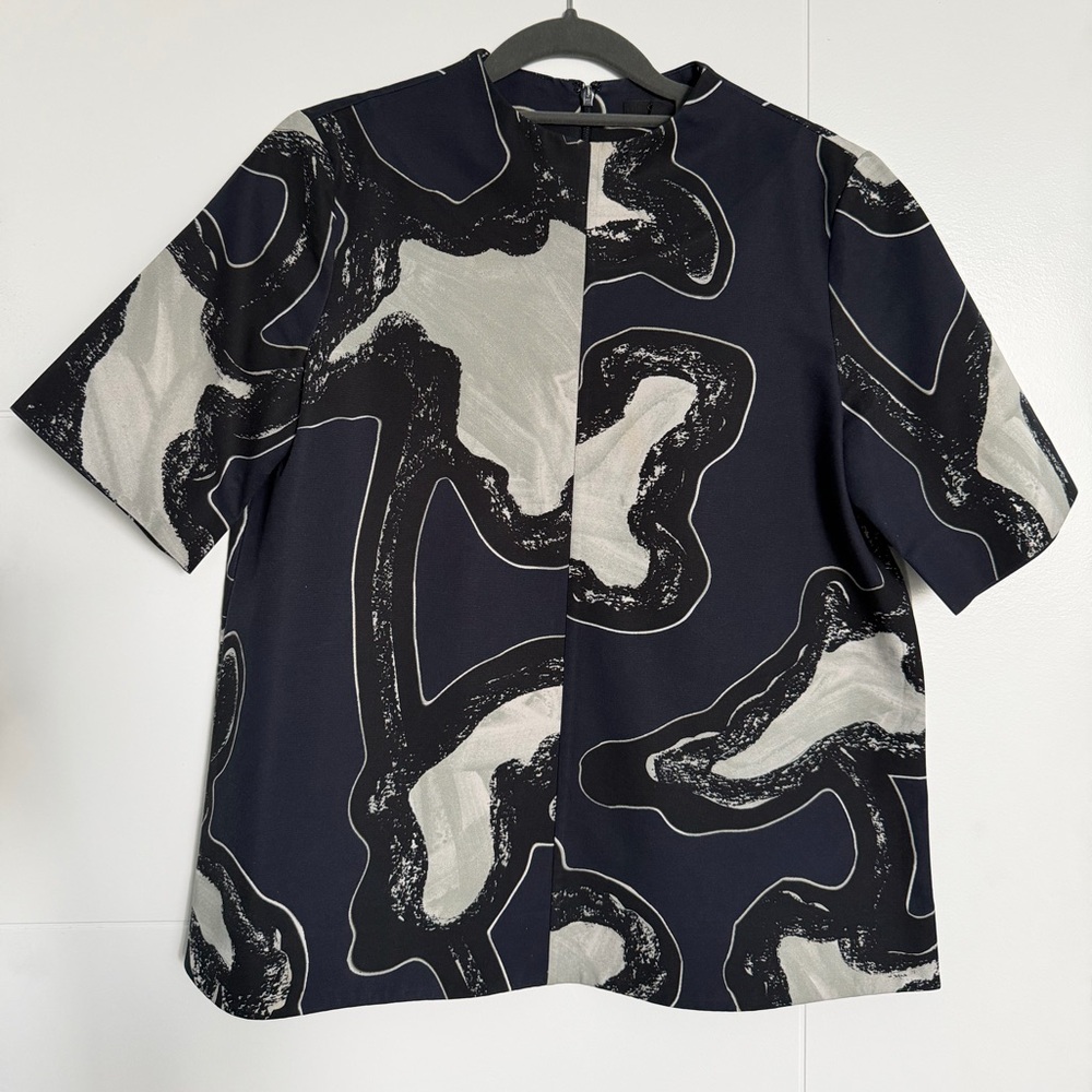Cos short-sleeve midnight blue cotton shirt with black and gray detail